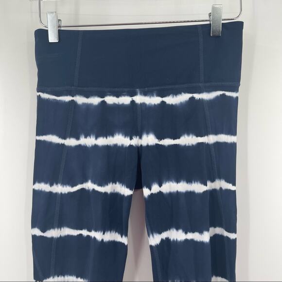 ATHLETA Bundle Capri Leggings Camo & Tie Dye Athletic Gym Run Fitness SZ Medium - Picture 11 of 15